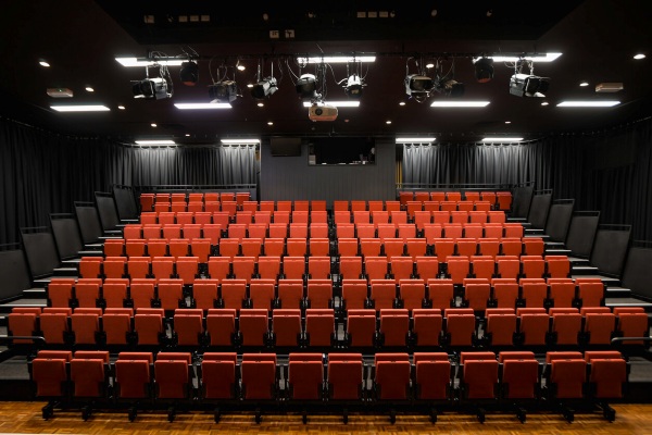 Knox Community Arts Centre