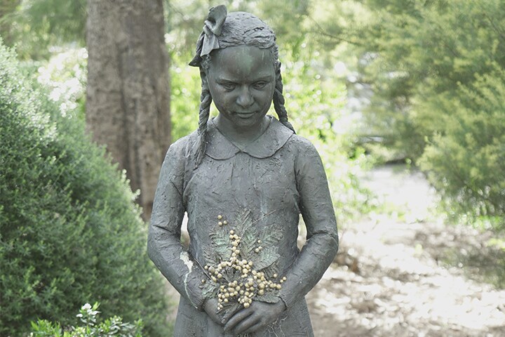 ANZAC Girl sculpture