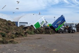 Photograph of Knox waste truck unloading compost