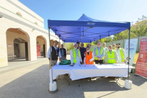 Community members from the Islamic Society of Melbourne Eastern Region Inc